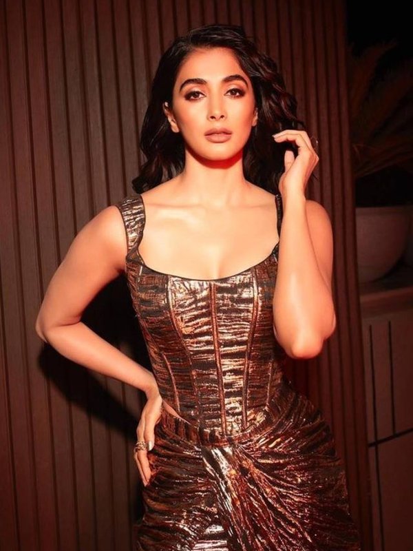 POOJA HEGDE HAIR STYLIST