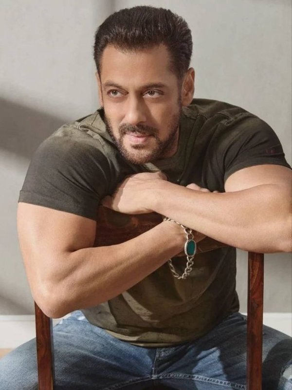 SALMAN KHAN AND OTHER STARS ENGAGEMENT BROKEN