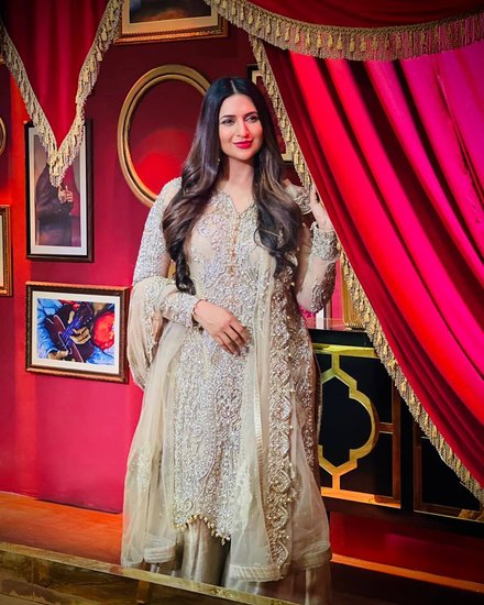 divyanka tripathi photos