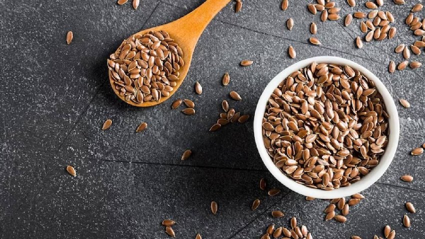 flaxseeds for bad cholesterol, Home remedies for cholesterol, कोलेस्ट्राल कम करने में मदद करेगी अलसी