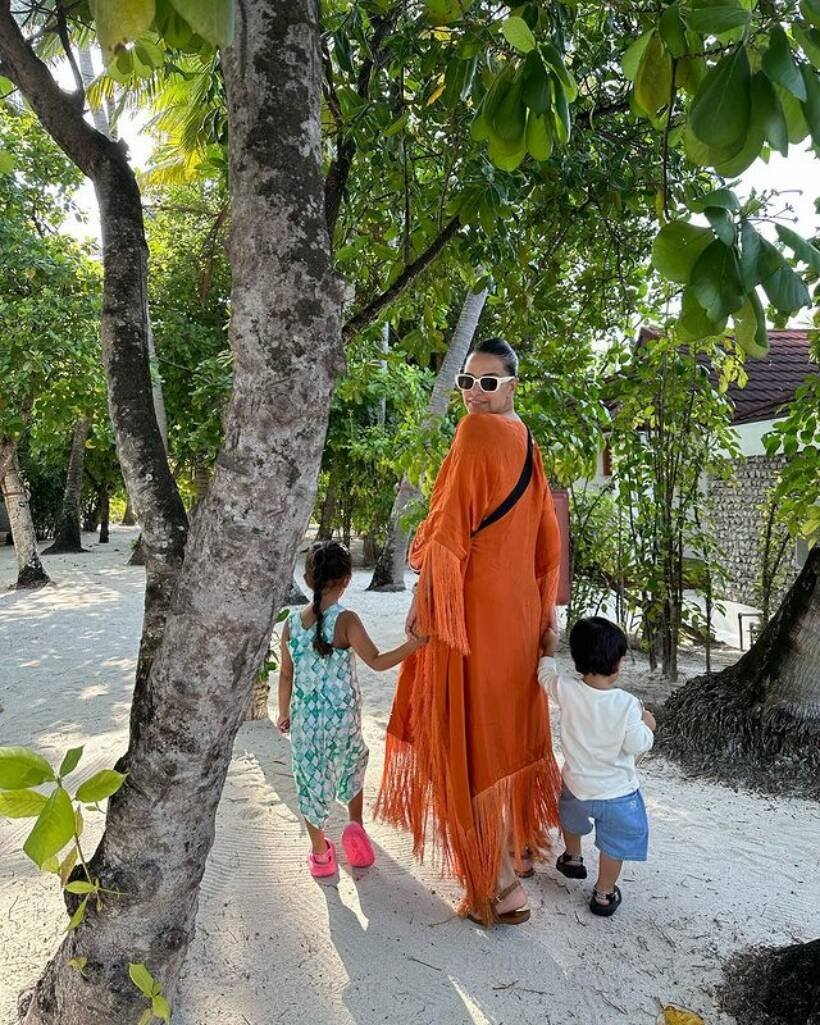 neha dhupia with her kids