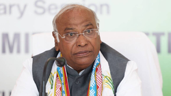 कांग्रेस में मल्लिकार्जुन खड़गे का सियासी भविष्य क्या होगा, कर्नाटक के नतीजे करेंगे तय