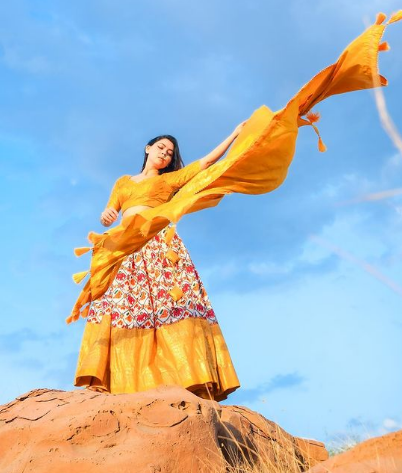 सोनाली की फोटो पर कई फैंस ने कमेंट किया है.