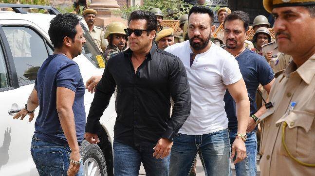 शेरा पिछले 28 सालों से सलमान के साथ उनकी परछाई की तरह काम कर रहे हैं। वह 1995 से सलमान के बॉडीगार्ड के तौर पर काम कर रहे हैं।