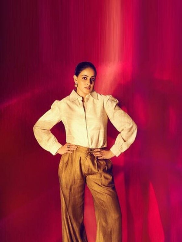 जेनेलिया देशमुख फॉर्मल लुक