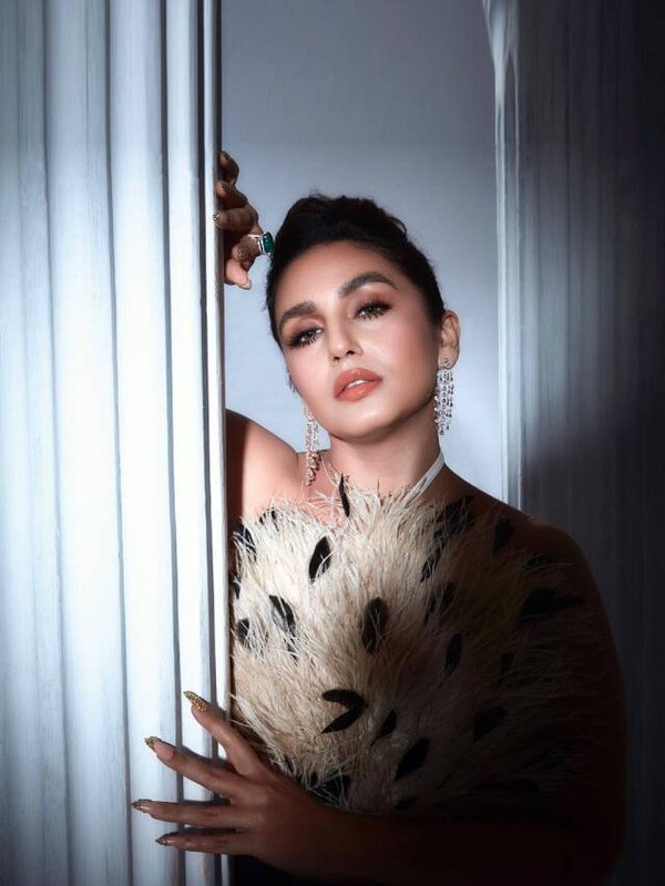 हुमा कुरैशी फर पोशाक