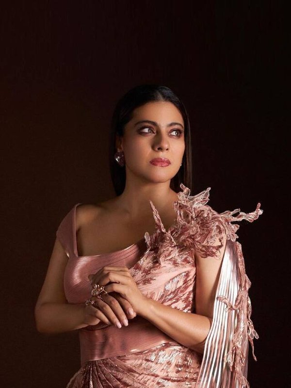 काजोल देवगन साड़ी गाउन