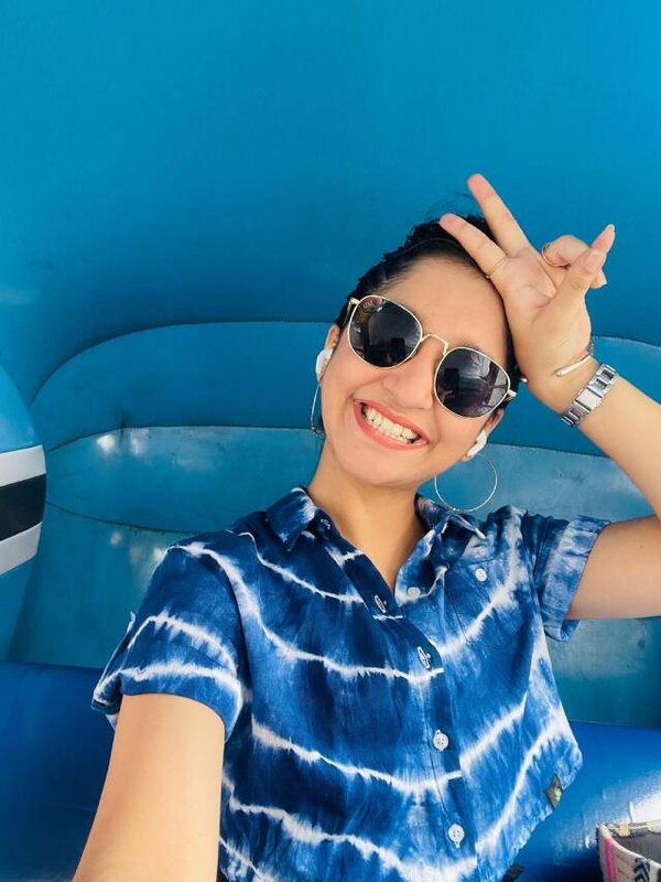 शिवानी सोनार रिक्शा फोटोशूट