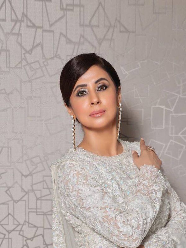 उर्मिला मातोंडकर बाबा सिद्दीकी इफ्तार पार्टी