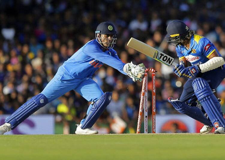 Dhoni Wicket keeping