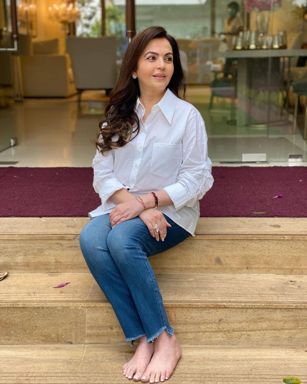Nita Ambani makeup man 1