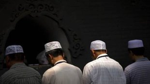 up news| namaz on streets| eid nmaz
