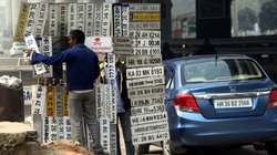 UP: अब क्या बचा है रास्ता? निकल गई तारीख, लाखों गाड़ियां अब भी बिना हाई सिक्योरिटी नंबर प्लेट