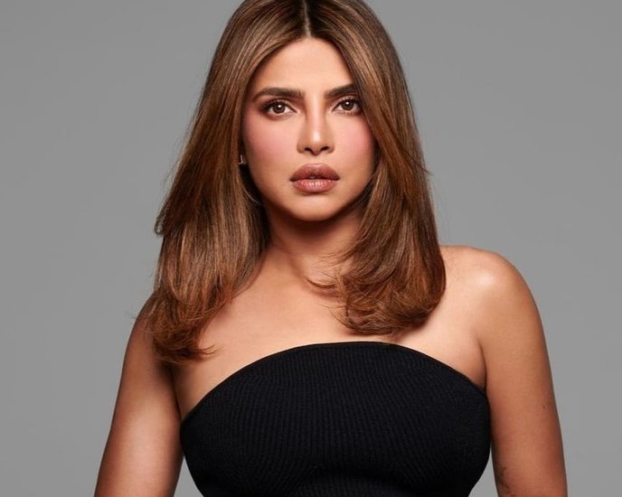 Priyanka chopra in black dress
