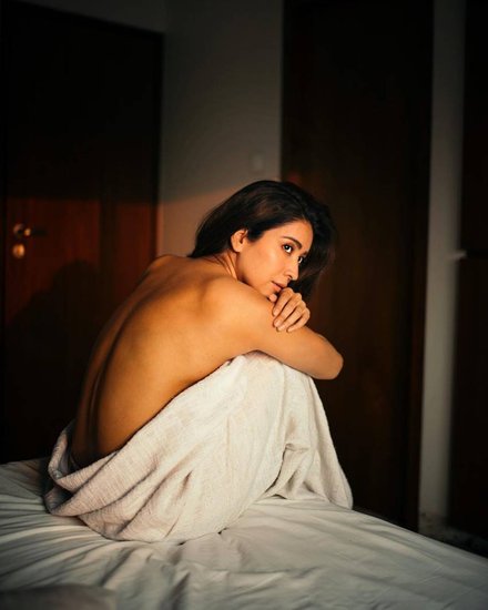  asha negi topless photoshoot goes viral