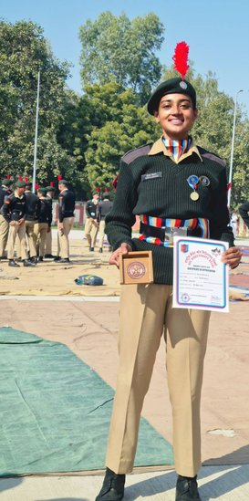 Ravi kishan daughter NCC
