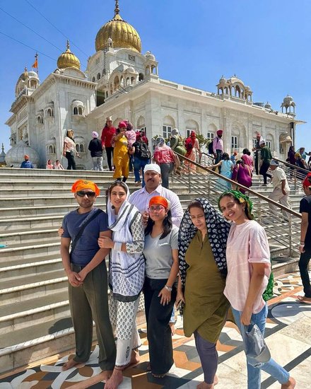Sara Ali Khan Team
