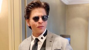 Shah Rukh Khan was stopped by the security guard
