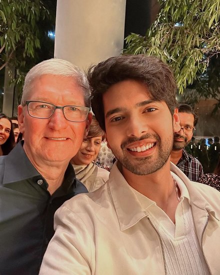 Tim cook at mukesh ambani residence
