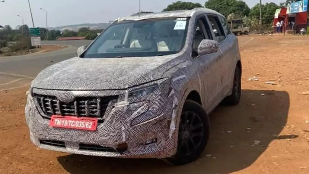 Mahindra XUV700 Electric Testing Model Spot । Mahindra XUV700 Electric Spy Photos । Mahindra XUV700 Electric Spy Shot