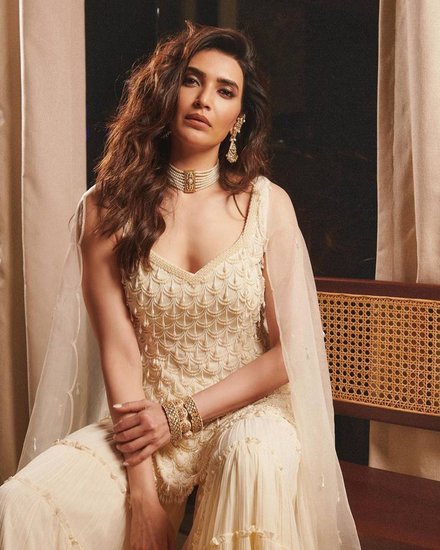 karishma tanna father