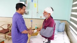 अरविंद केजरीवाल ने LNJP अस्पताल में सत्येंद्र जैन से की मुलाकात, पूर्व स्वास्थ्य मंत्री को बताया हीरो