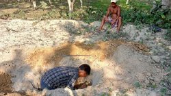 एंबुलेंस के लिए नहीं थे पैसे, बेटे का शव बैग में डालकर तय किया 200 किमी का सफर