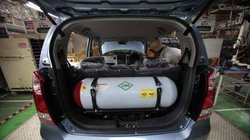 पेट्रोल के खर्च से हैं परेशान तो ये Top 5 CNG Cars कर सकती हैं आपकी मुश्किल आसान, जो 1 किलो सीएनजी पर देती हैं 35 km तक का माइलेज