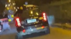 Delhi Hit and Run Case: कंझावला हिट एंड रन केस की दिलाई याद, 3 किलोमीटर तक कार की छत पर पड़े घायल शख्स की मौत