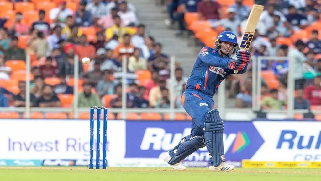 Quinton De kock complete 9000 runs