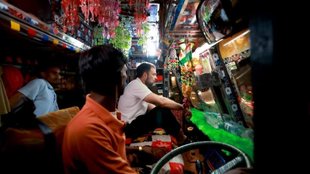 rahul gandhi rides in truck | Rahul Gandhi News |