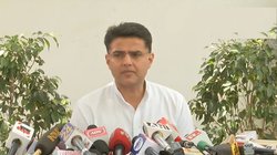 Rajasthan Politics: ‘मुख्यमंत्री की नेता सोनिया गांधी नहीं, वसुंधरा राजे हैं’, अशोक गहलोत पर बरसे सचिन पायलट; संघर्ष यात्रा का ऐलान