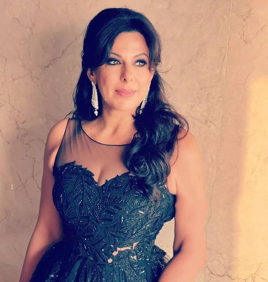 pooja bedi husband
