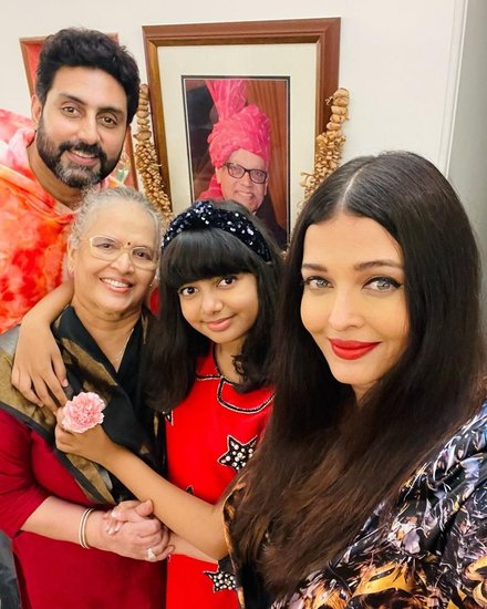 Aishwarya Rai Bachchan Share Maa Vrinda Birthday Celebration Pic