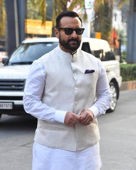Bollywood celebs who went to hospital