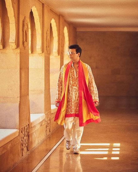 karan johar lifestyle