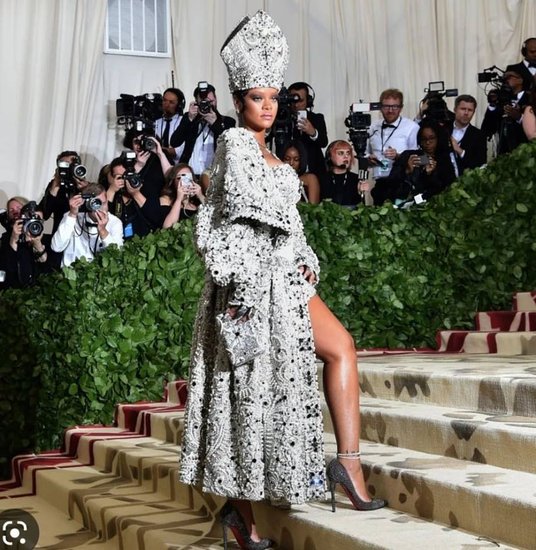 met gala live
