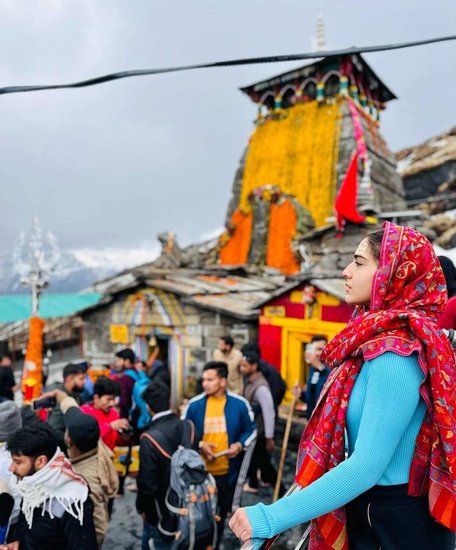 Sara Ali Khan worshiped Baba Kedarnath