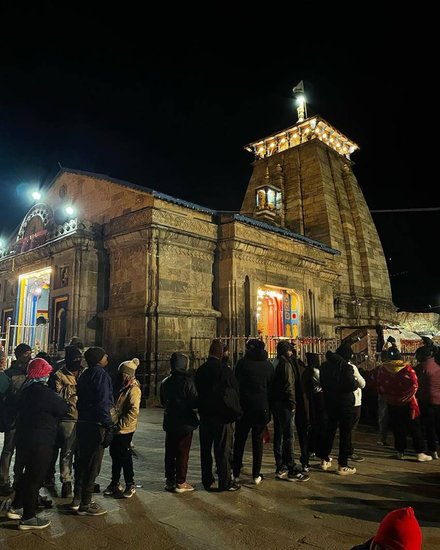 Himanshi Khurana bigg boss