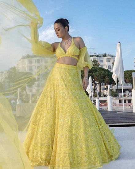 actress Surveen Chawla