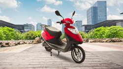 Top 4 Cheapest Electric Scooters: 40 हजार में मिलने वाले ये 4 इलेक्ट्रिक स्कूटर देते हैं 80 km तक की रेंज