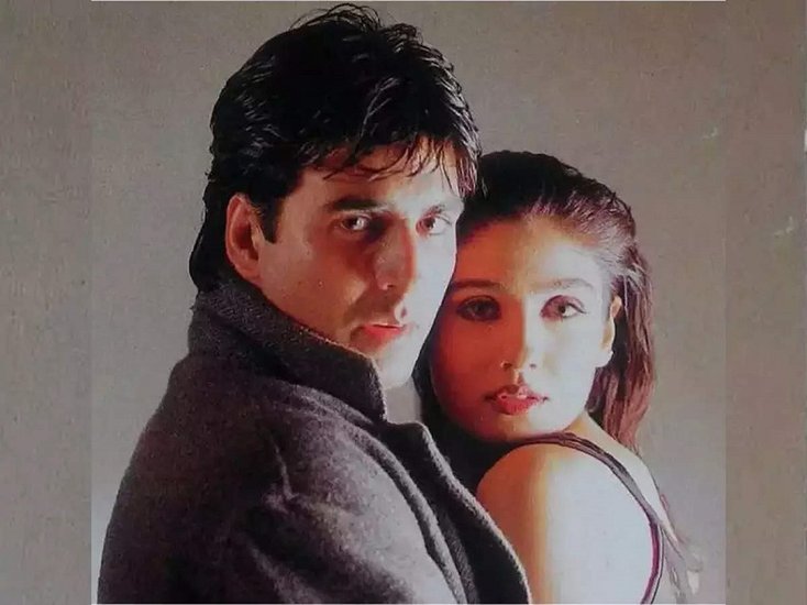 akshay kumar hugs raveena tandon