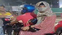 हिंदू होकर मुस्लिम लड़की को घुमाते हो…मुस्लिम लड़कों ने बाइक रोककर हिंदू लड़के को बुरी तरह पीटा, देखें वायरल वीडियो