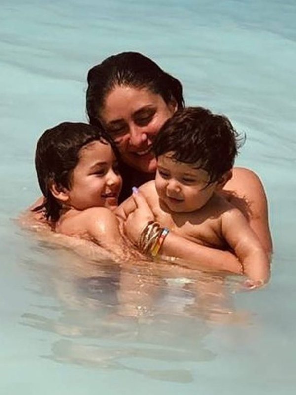 ACTRESS WHO BECAME MOTHER AT THE AGE OF 40 - KAREENA KAPOOR