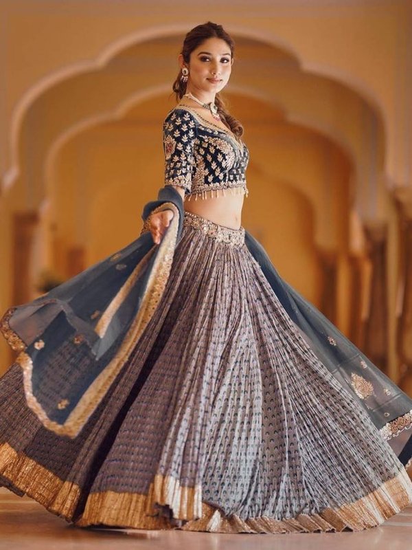 DONAL BISHT LEHENGA LOOK