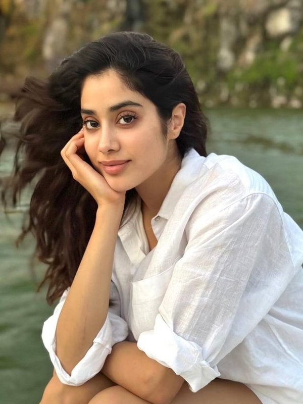 JANHVI KAPOOR SAADGI LOOK