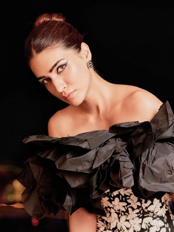 KRITI SANON BLACK AND WHITE LOOK