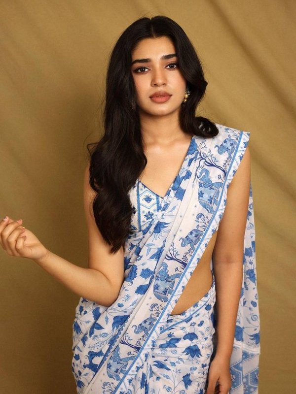 KRITI SHETTY SAREE LOVER