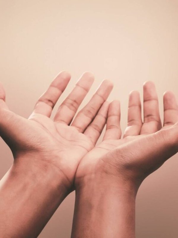 PALMS TOGETHER - MANTRA