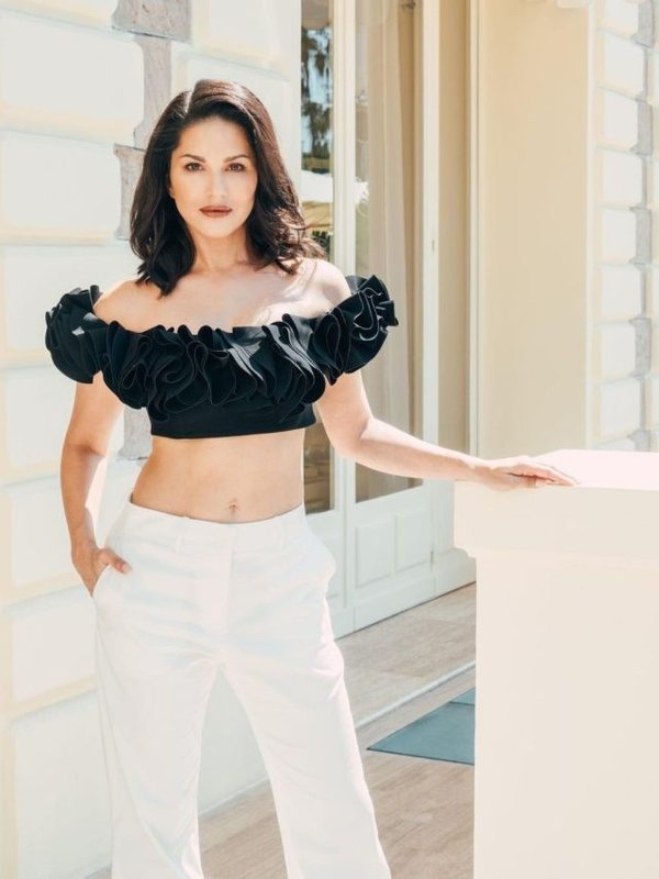 Sunny Leone in Cannes (1)